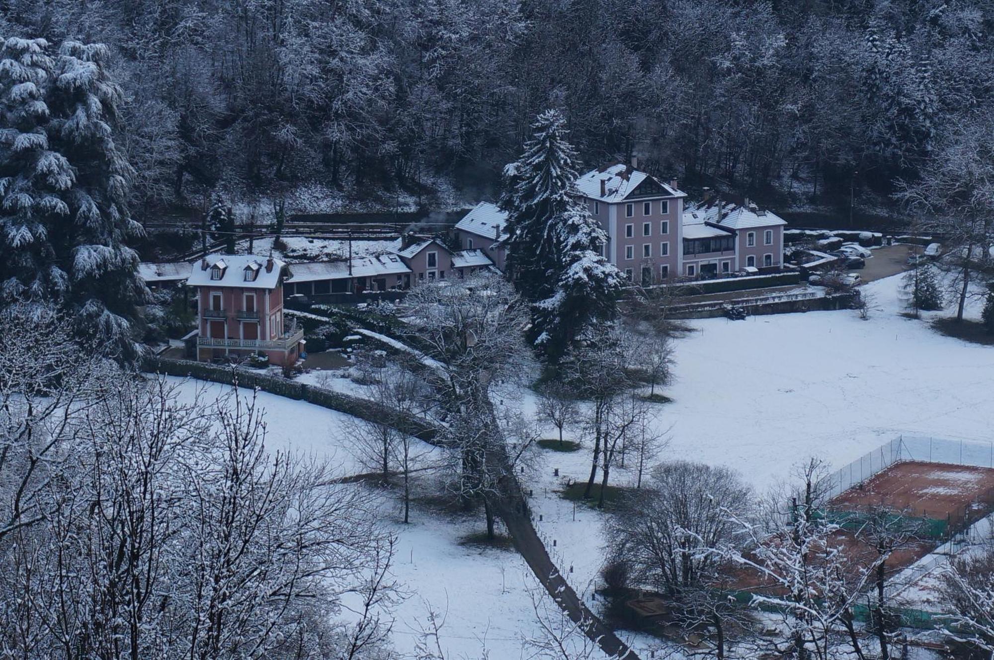 Residence Du Parc Saint-Martin-dʼUriage Εξωτερικό φωτογραφία